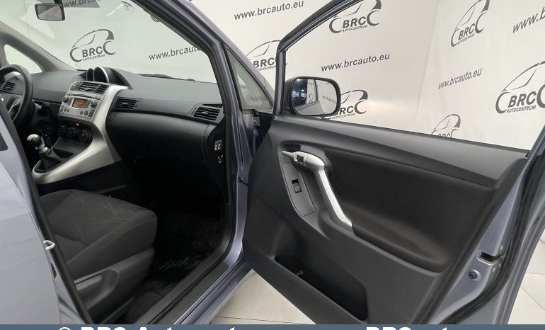 Toyota Verso 1.6 Luna 2010 full