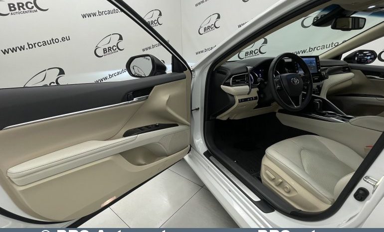 Toyota Camry Hybrid Automatas 2022 full
