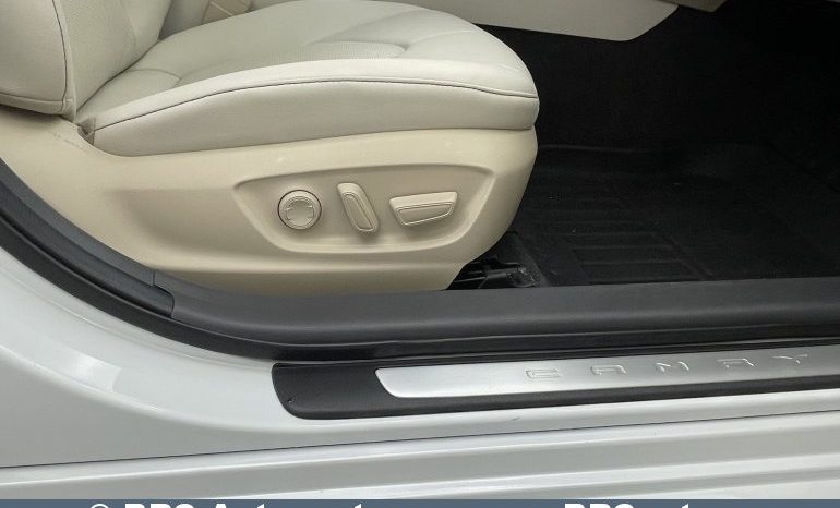 Toyota Camry Hybrid Automatas 2022 full