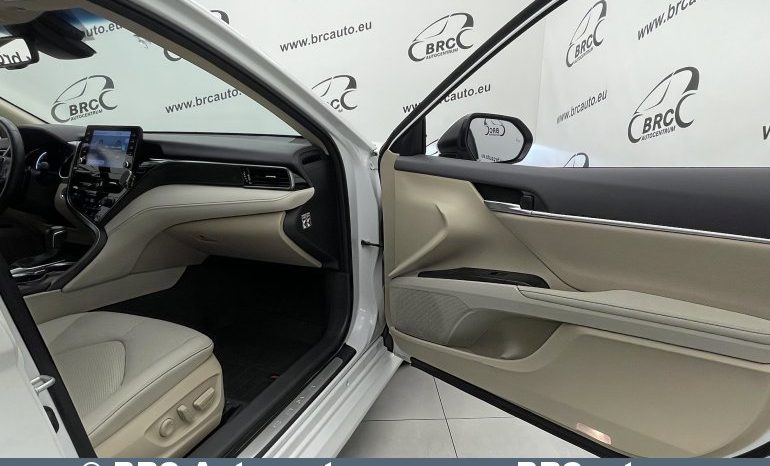 Toyota Camry Hybrid Automatas 2022 full