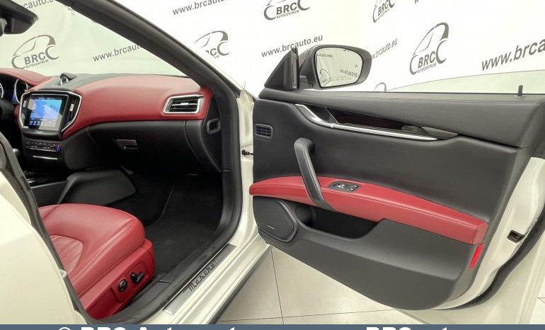 Maserati Ghibli 3.0 V6 BiTurbo Automatas 2017 full
