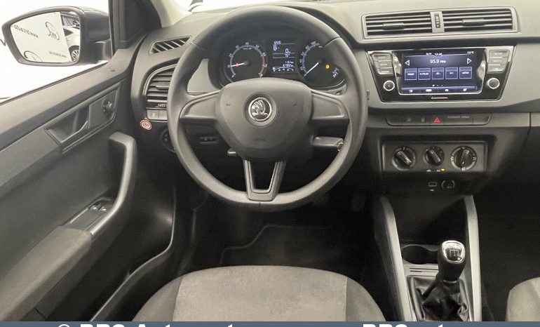Skoda Fabia 1.0 MPI 2019 full