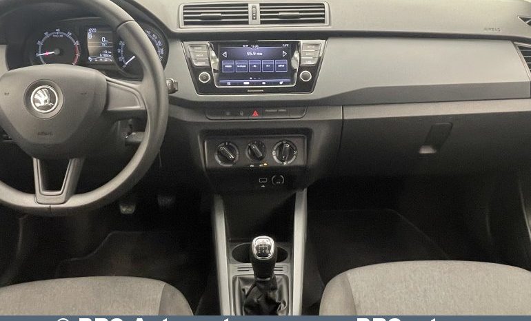Skoda Fabia 1.0 MPI 2019 full
