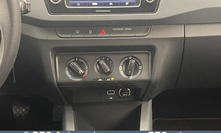 Skoda Fabia 1.0 MPI 2019 full