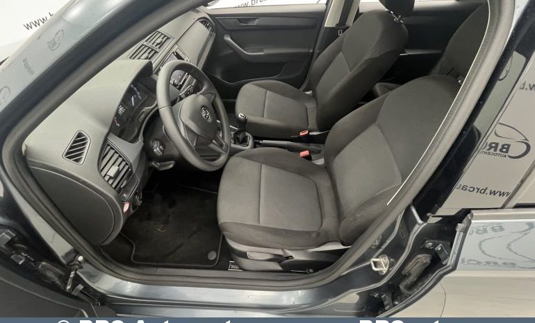 Skoda Fabia 1.0 MPI 2019 full