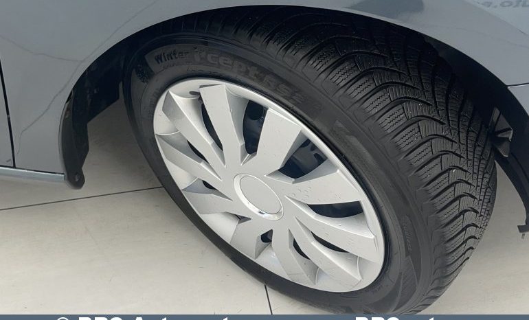 Skoda Fabia 1.0 MPI 2019 full