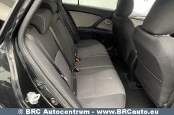 Toyota Avensis 2.0 D-4D Wagon 2015 full