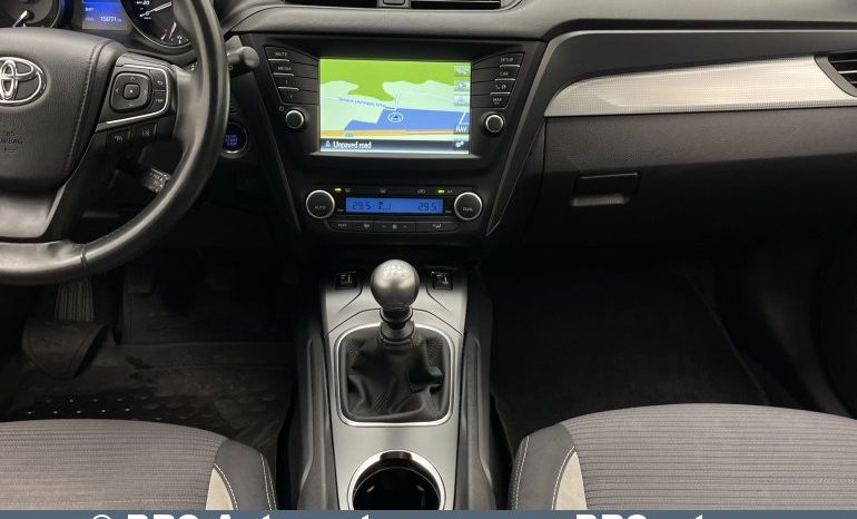 Toyota Avensis 2.0 D-4D Wagon 2015 full