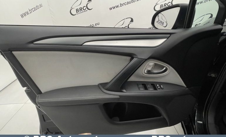 Toyota Avensis 2.0 D-4D Wagon 2015 full