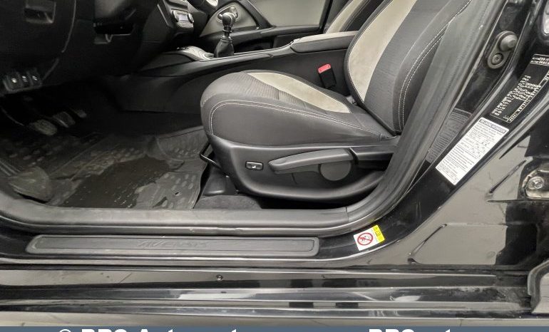 Toyota Avensis 2.0 D-4D Wagon 2015 full