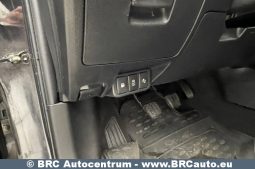 Toyota Avensis 2.0 D-4D Wagon 2015 full