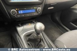 Toyota Avensis 2.0 D-4D Wagon 2015 full