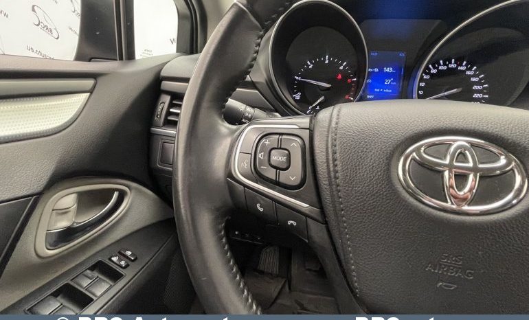 Toyota Avensis 2.0 D-4D Wagon 2015 full