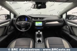 Toyota Avensis 2.0 D-4D Wagon 2015 full