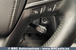 Toyota Avensis 2.0 D-4D Wagon 2015 full
