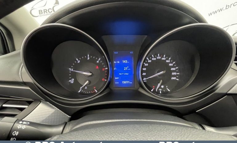 Toyota Avensis 2.0 D-4D Wagon 2015 full