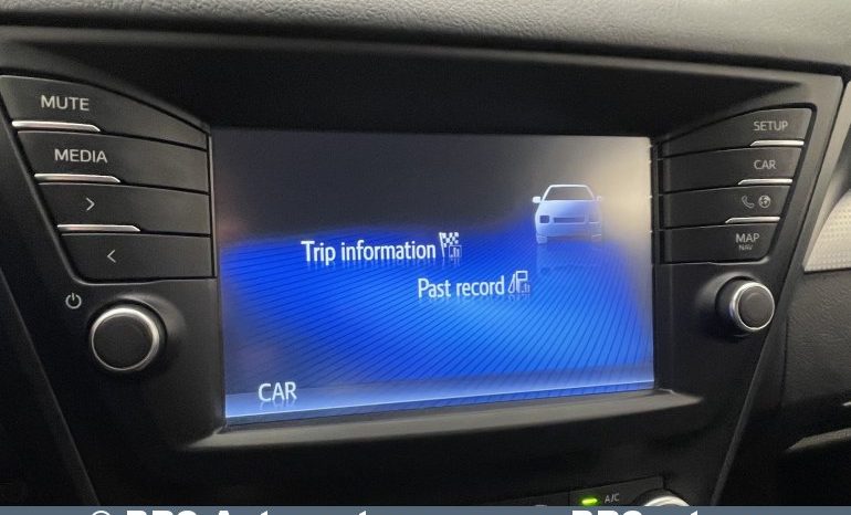 Toyota Avensis 2.0 D-4D Wagon 2015 full