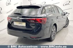 Toyota Avensis 2.0 D-4D Wagon 2015 full