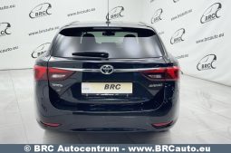 Toyota Avensis 2.0 D-4D Wagon 2015 full