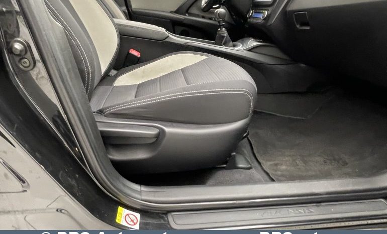 Toyota Avensis 2.0 D-4D Wagon 2015 full