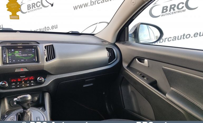 Kia Sportage 2.0D 4WD 2012 full