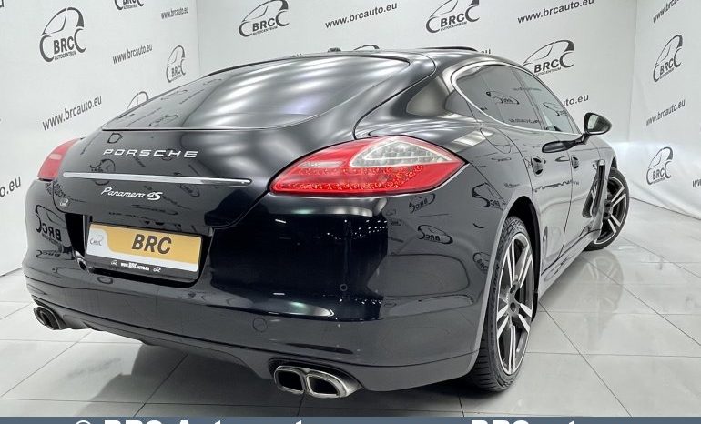 Porsche Panamera 4S Automatas 2010 full