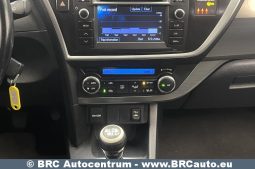 Toyota Auris 1.3 VVT-i 2013 full