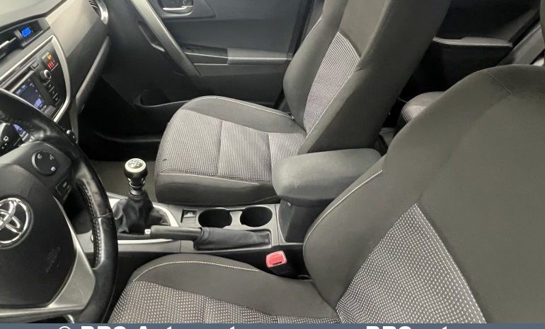 Toyota Auris 1.3 VVT-i 2013 full