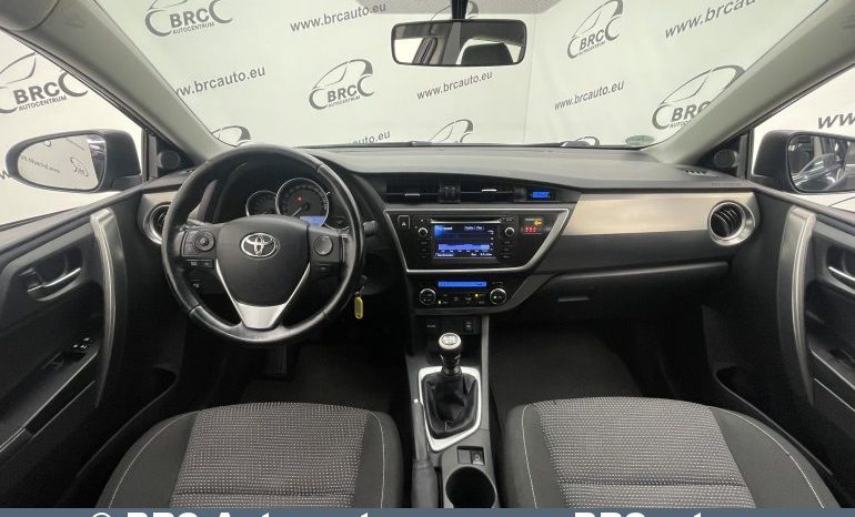 Toyota Auris 1.3 VVT-i 2013 full