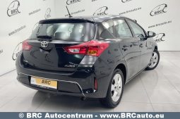 Toyota Auris 1.3 VVT-i 2013 full