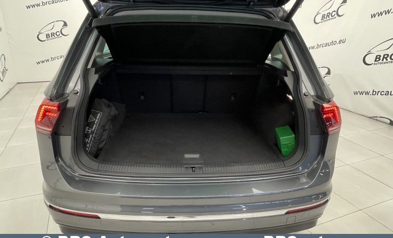 Volkswagen Tiguan 2.0 TDI DSG 4Motion R-Line Automatas 2018 full