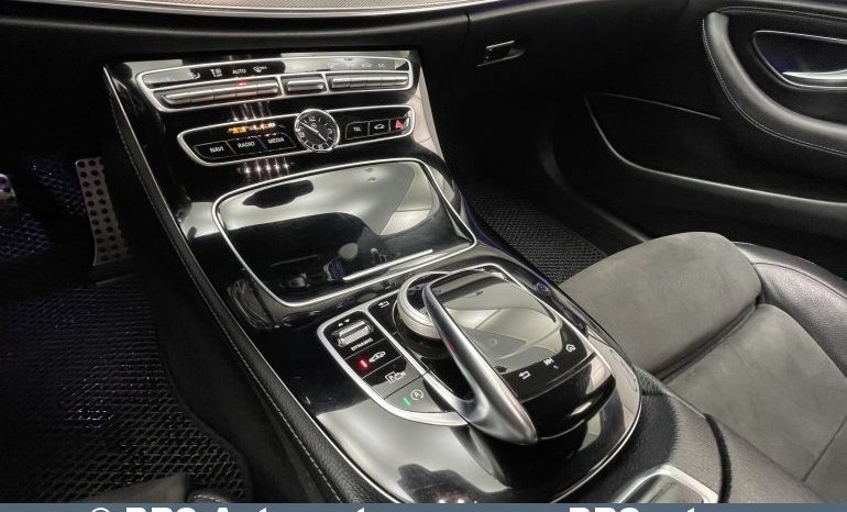 Mercedes-Benz E 220 d T AMG Line Automatas 2017 full