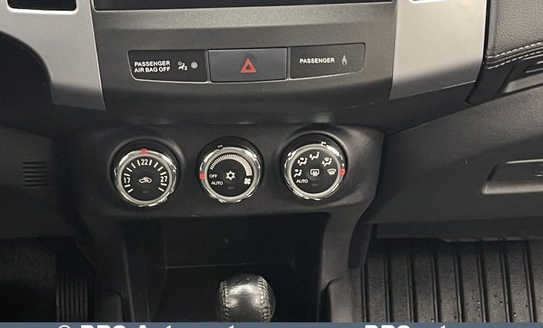 Mitsubishi Outlander 2.2 DI-D 4WD Automatas 2012 full