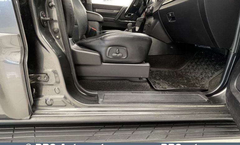 Mitsubishi Pajero 3.2 DI-D Automatas 2011 full