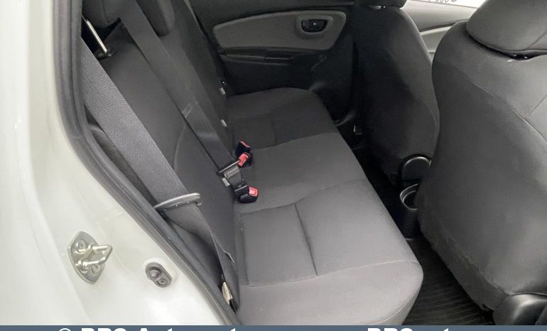 Toyota Yaris 1.4 D-4D 2015 full