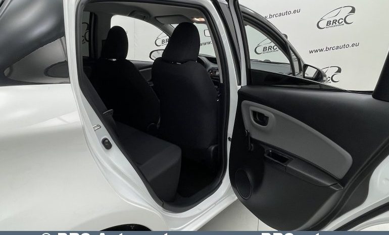 Toyota Yaris 1.4 D-4D 2015 full