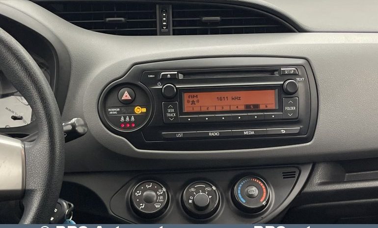 Toyota Yaris 1.4 D-4D 2015 full