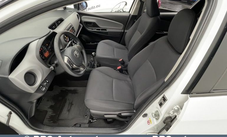 Toyota Yaris 1.4 D-4D 2015 full