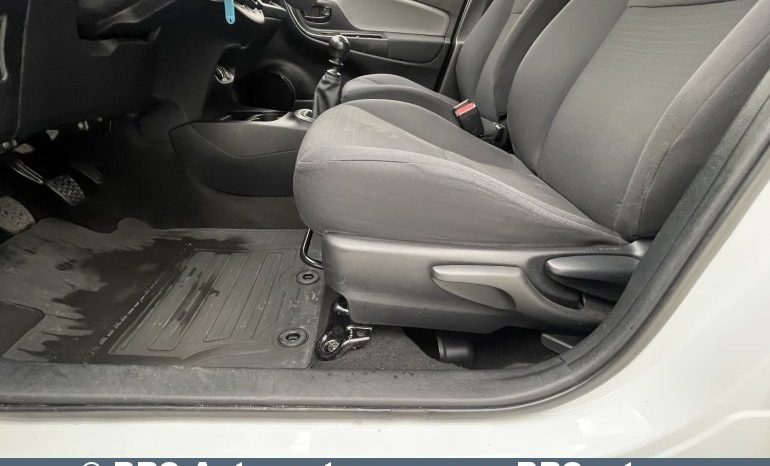 Toyota Yaris 1.4 D-4D 2015 full