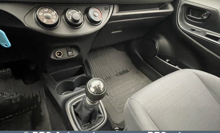Toyota Yaris 1.4 D-4D 2015 full