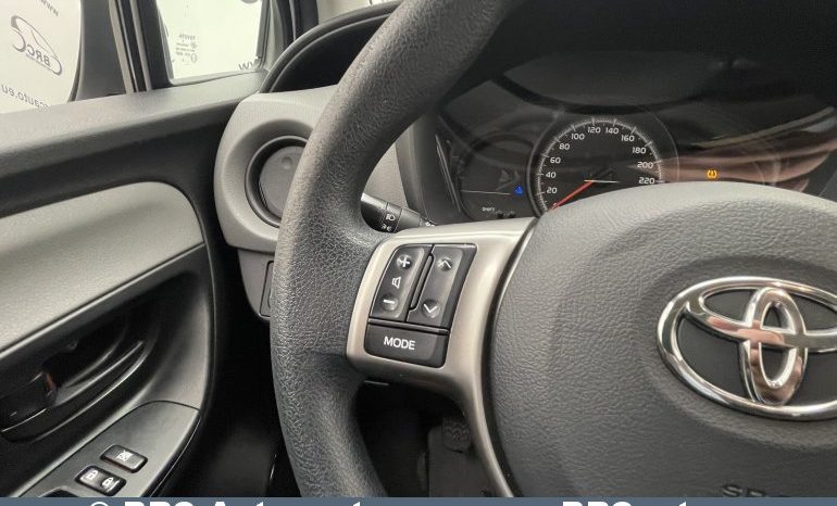 Toyota Yaris 1.4 D-4D 2015 full