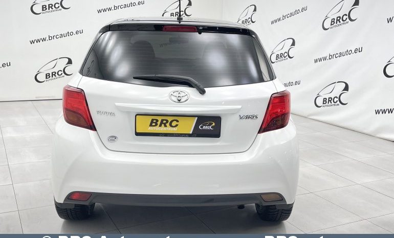 Toyota Yaris 1.4 D-4D 2015 full