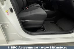 Toyota Yaris 1.4 D-4D 2015 full