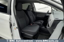 Toyota Yaris 1.4 D-4D 2015 full