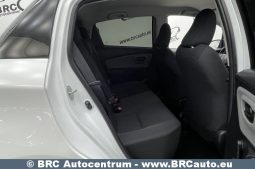 Toyota Yaris 1.4 D-4D 2015 full