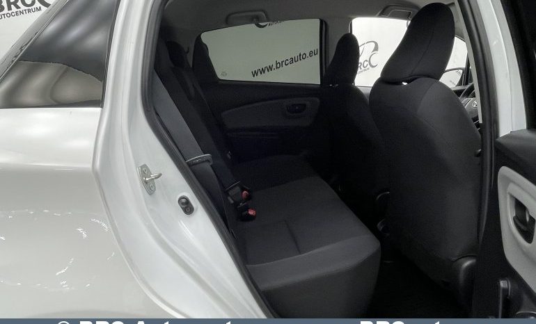 Toyota Yaris 1.4 D-4D 2015 full