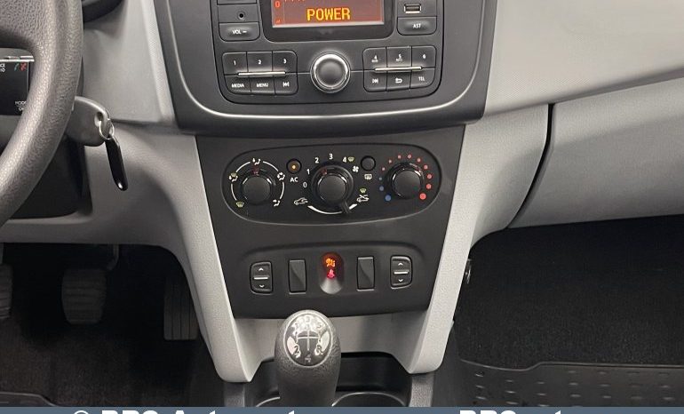 Dacia Sandero  2013 full