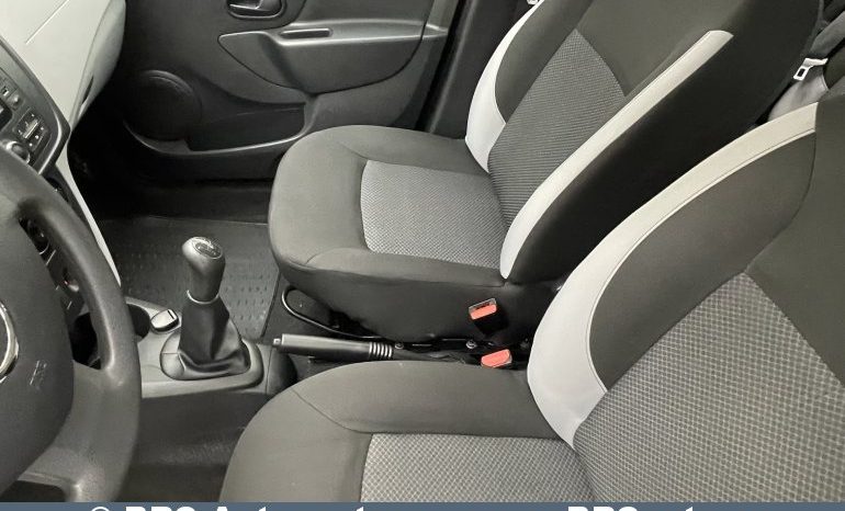 Dacia Sandero  2013 full
