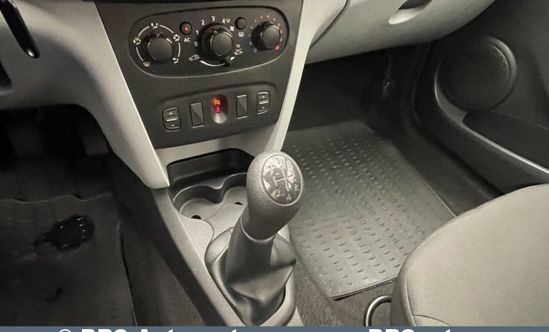Dacia Sandero  2013 full