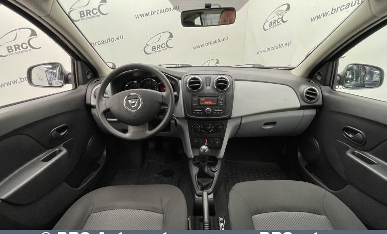 Dacia Sandero  2013 full
